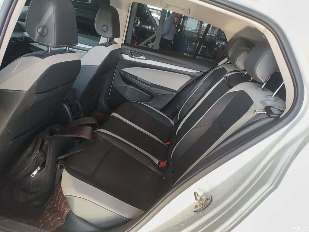 Volkswagen Golf, 2023 17