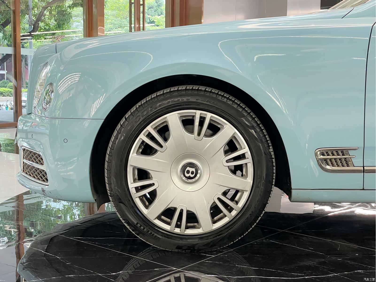 Bentley Mulsanne, 2019 9