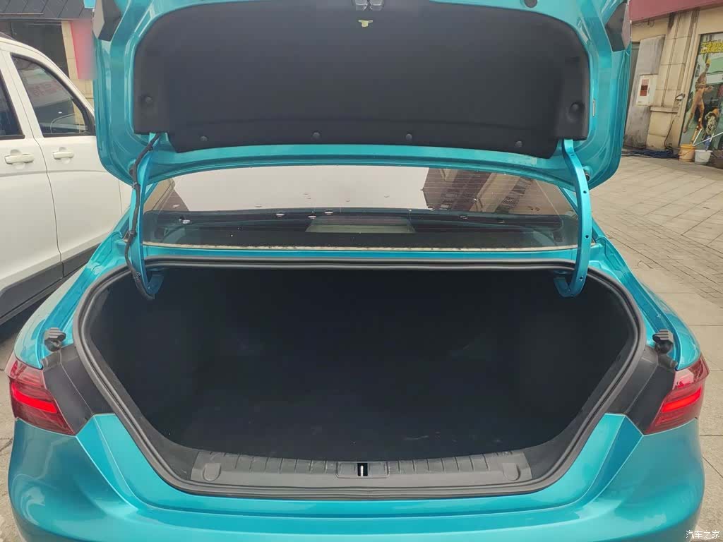 Geely Binray, 2021 19