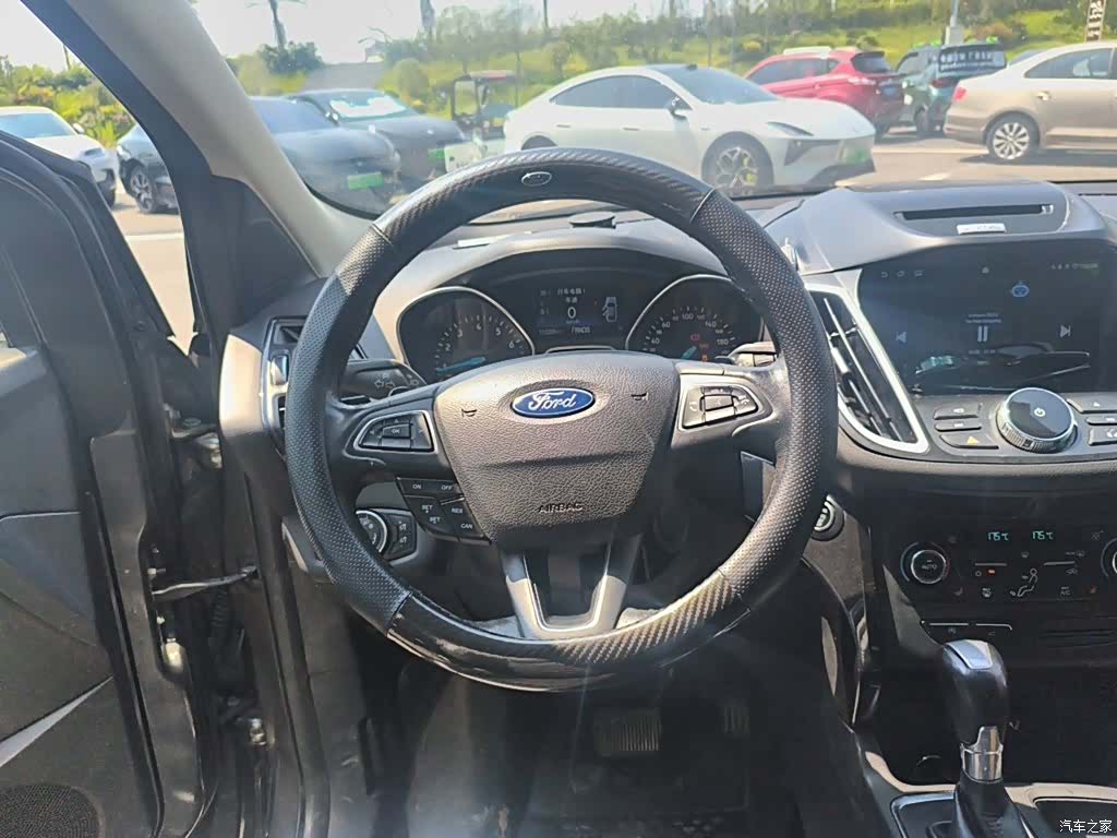 Ford Kuga, 2017 3