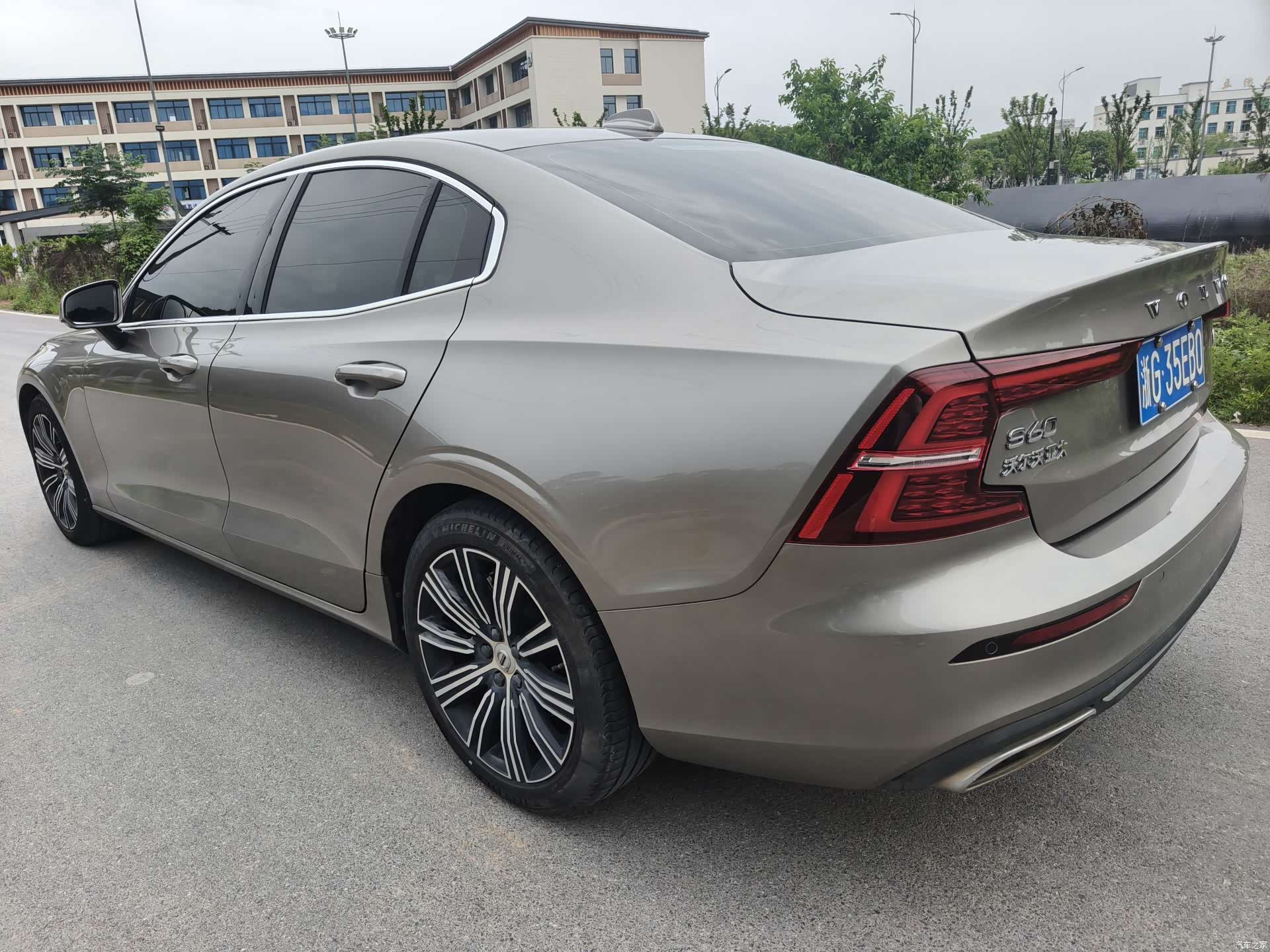 Volvo S60, 2022 4