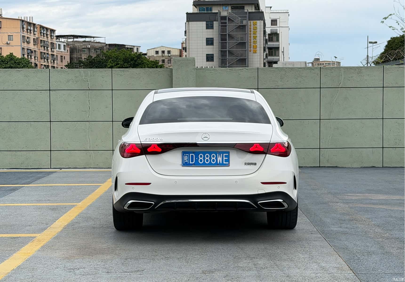 Mercedes-Benz E-Class, 2024 8