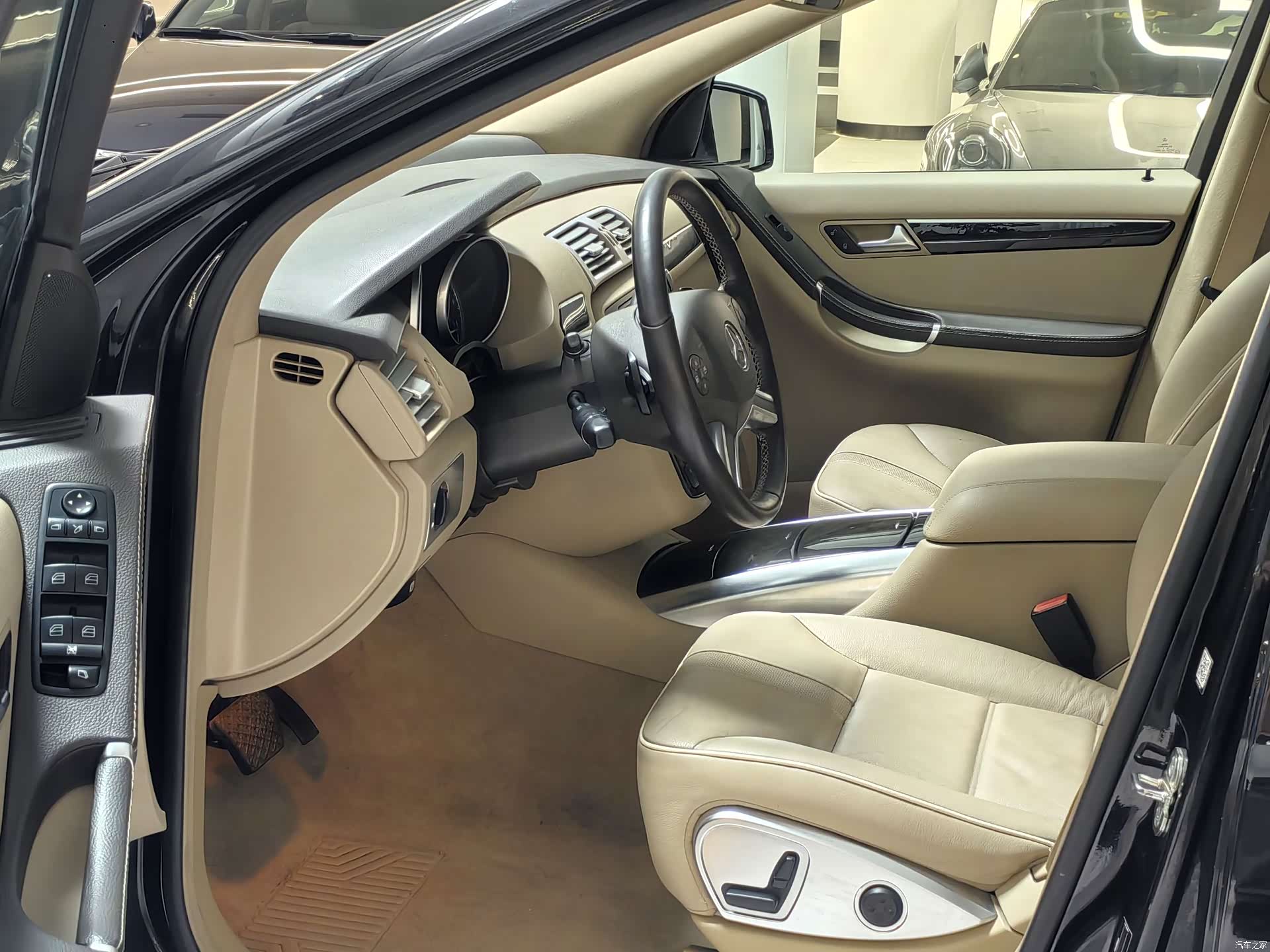 Mercedes-Benz R-Class, 2016 4
