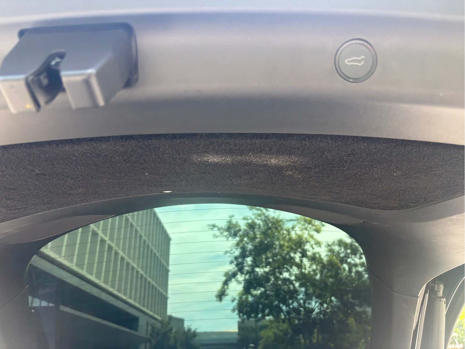 Tesla Model Y, 2023 18