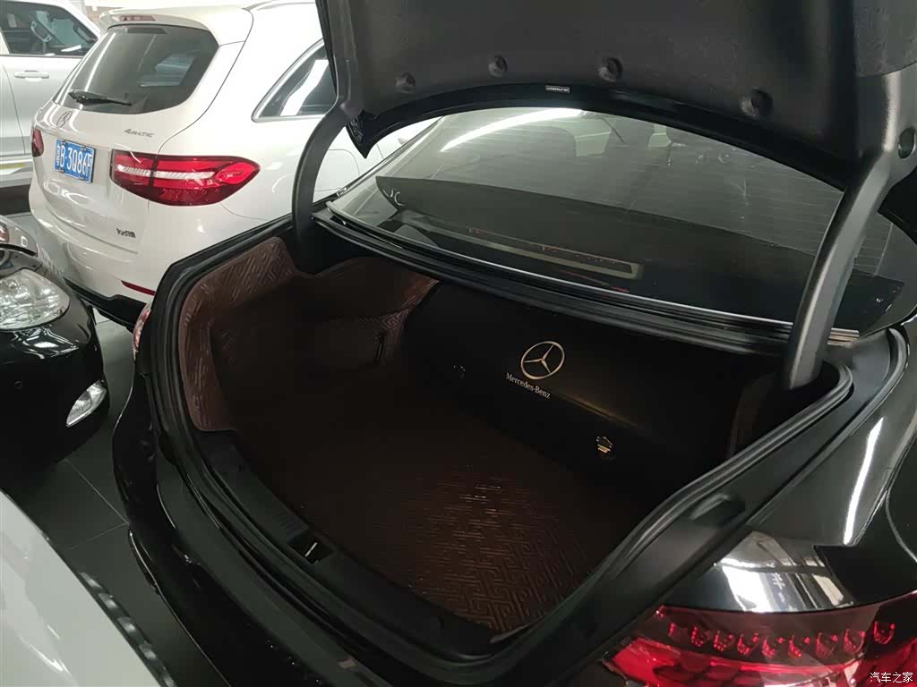 Mercedes-Benz E-Class, 2022 19