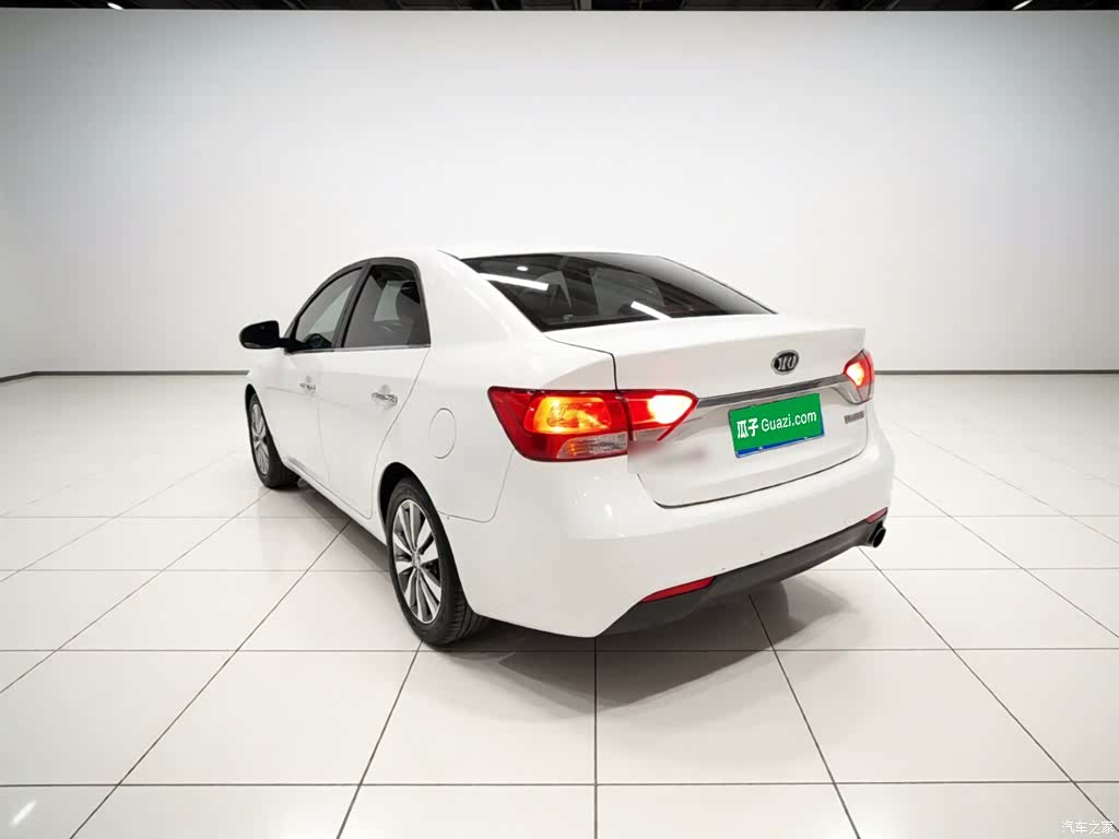 Kia GLS, 2014 23