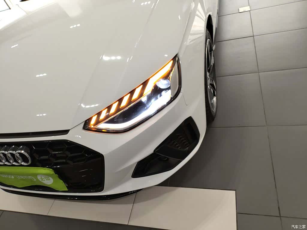 Audi A4L, 2023 24