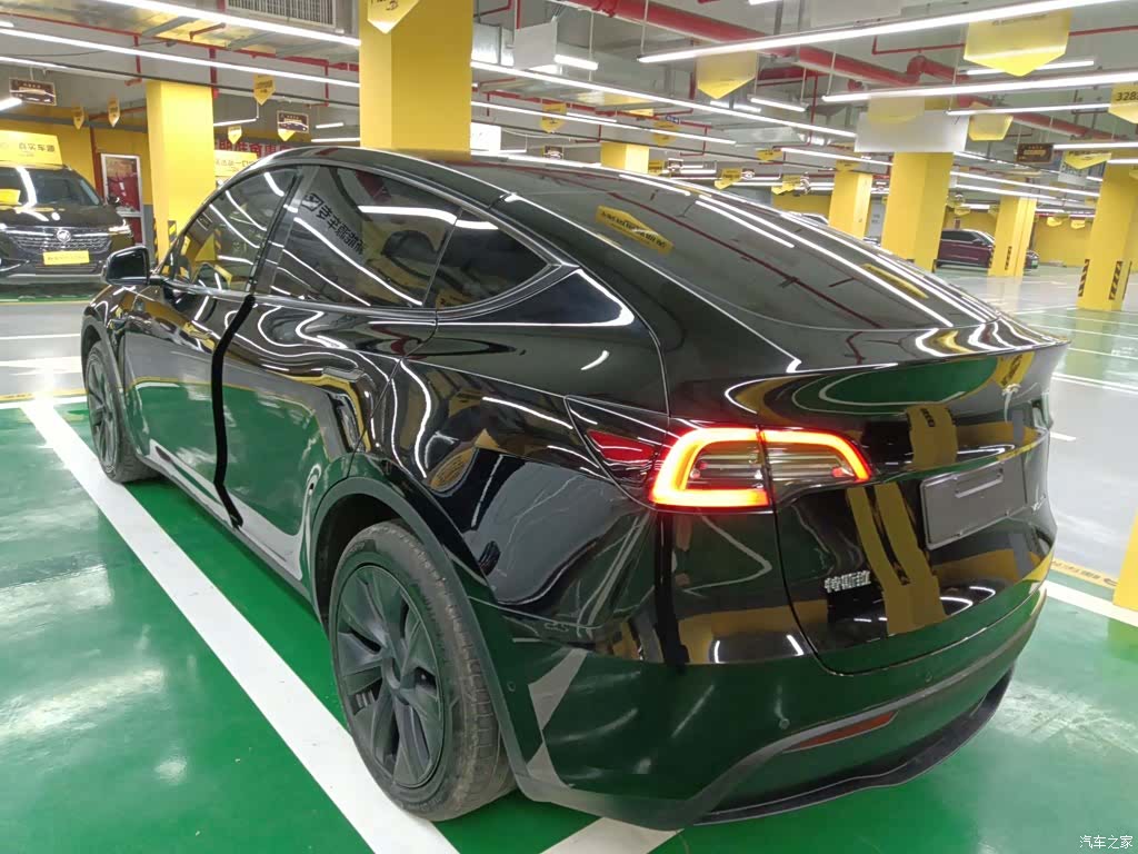 Tesla Model Y, 2024 все фото