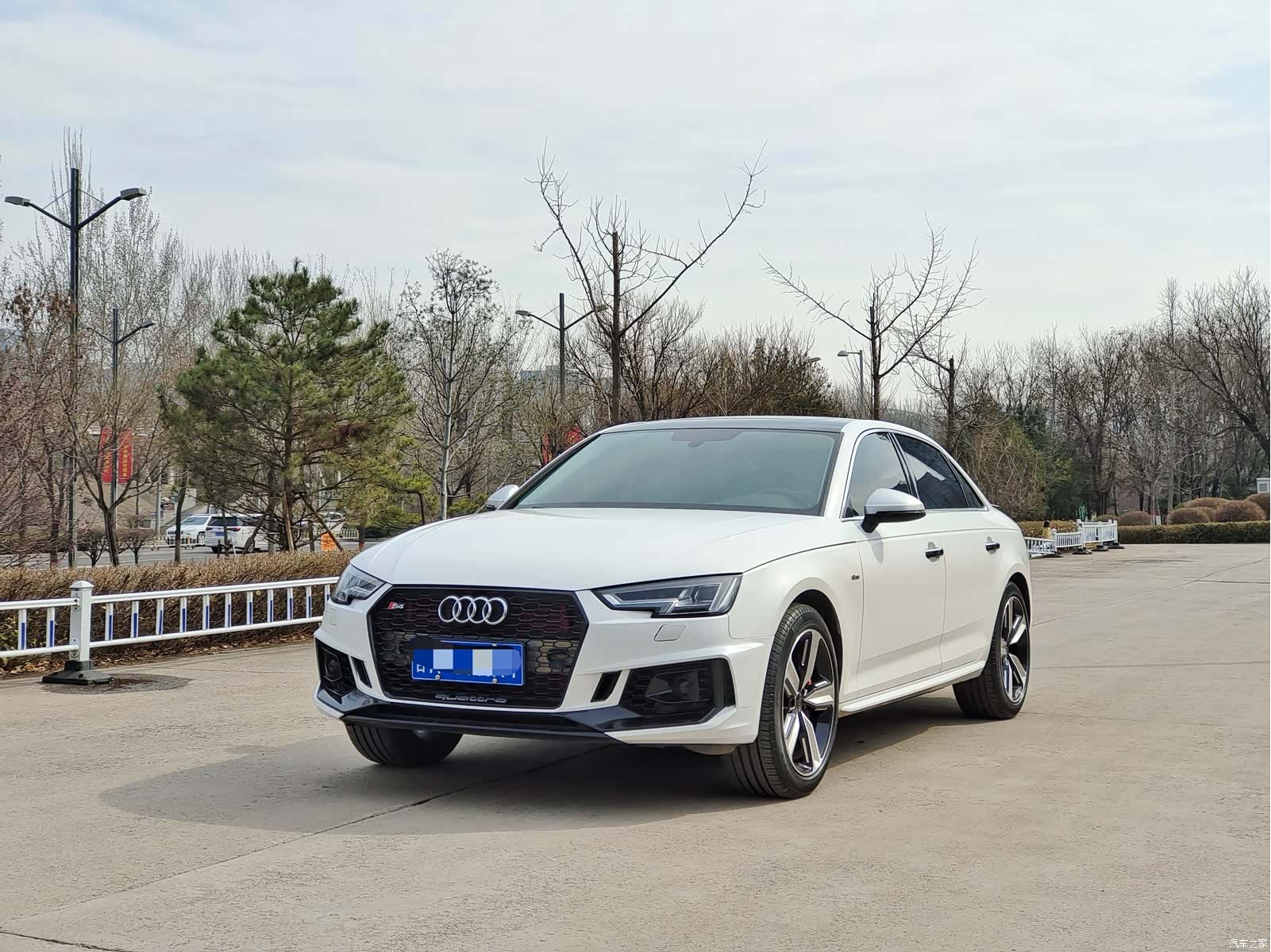 Audi A4L, 2017 1