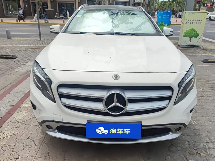 Mercedes-Benz GLA Mercedes-Benz GLA