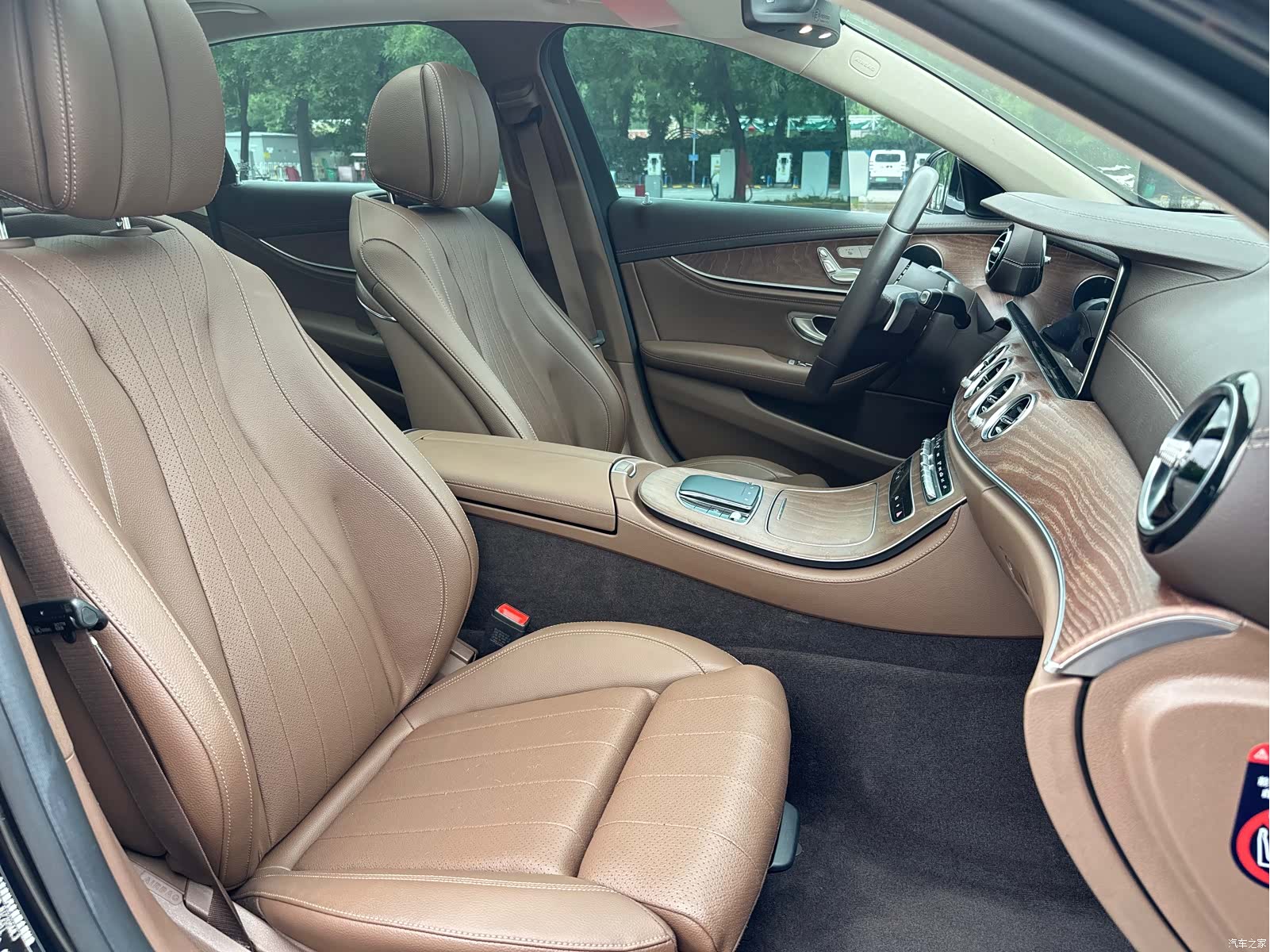 Mercedes-Benz E-Class, 2022 41