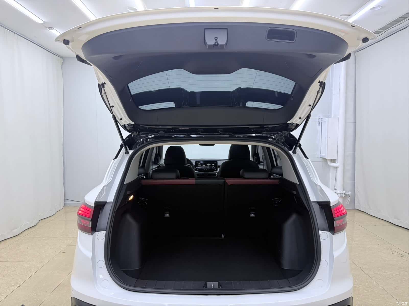 Geely Coolray, 2021 20