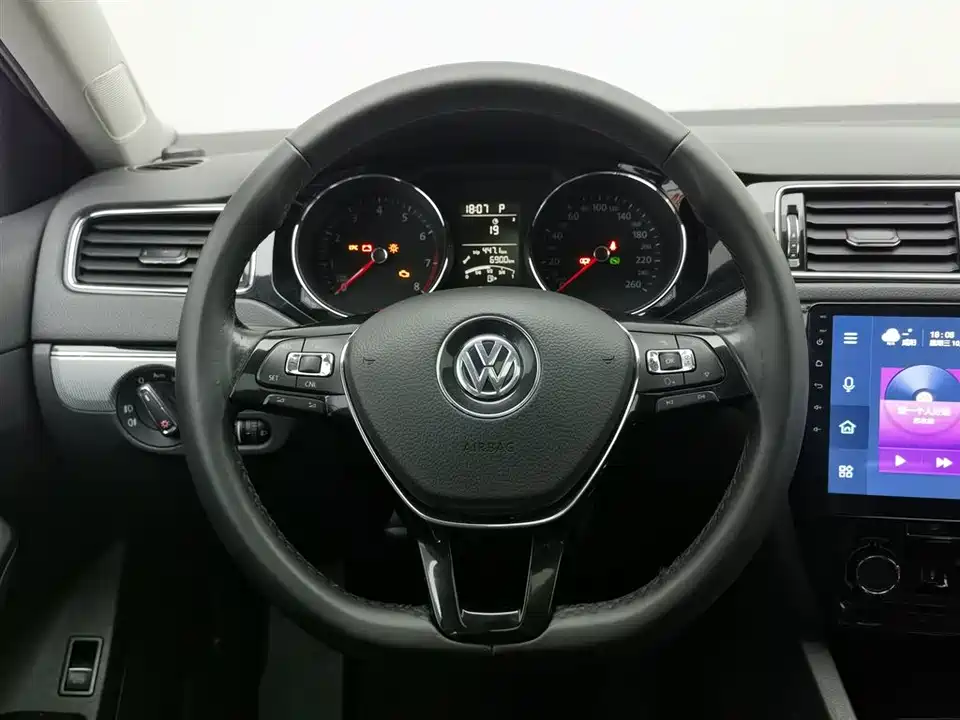 Volkswagen Sagitar