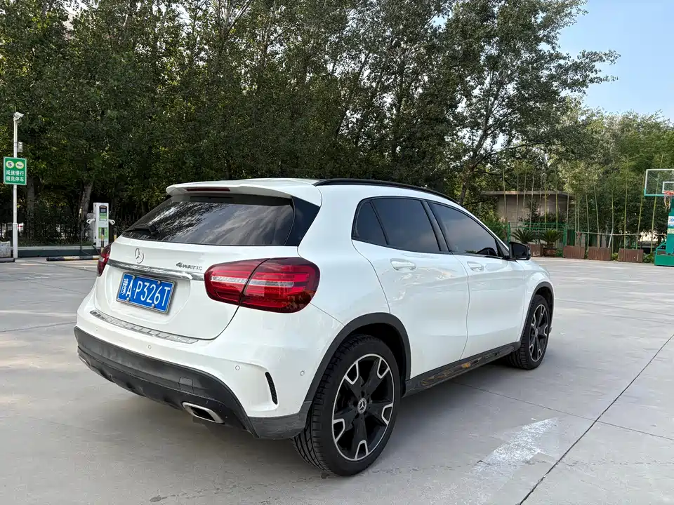 Mercedes-Benz GLA