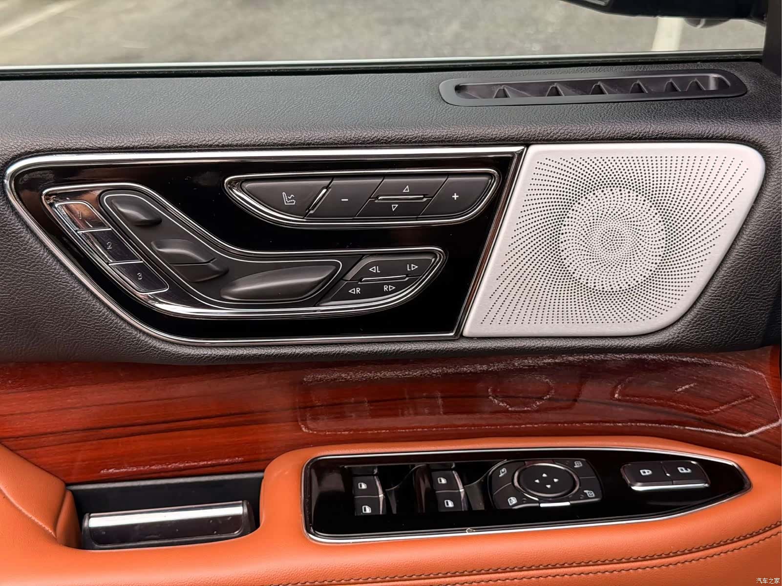 Lincoln Navigator, 2022 12