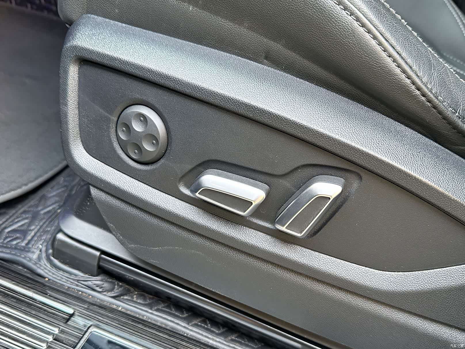 Audi Q5L, 2024 14