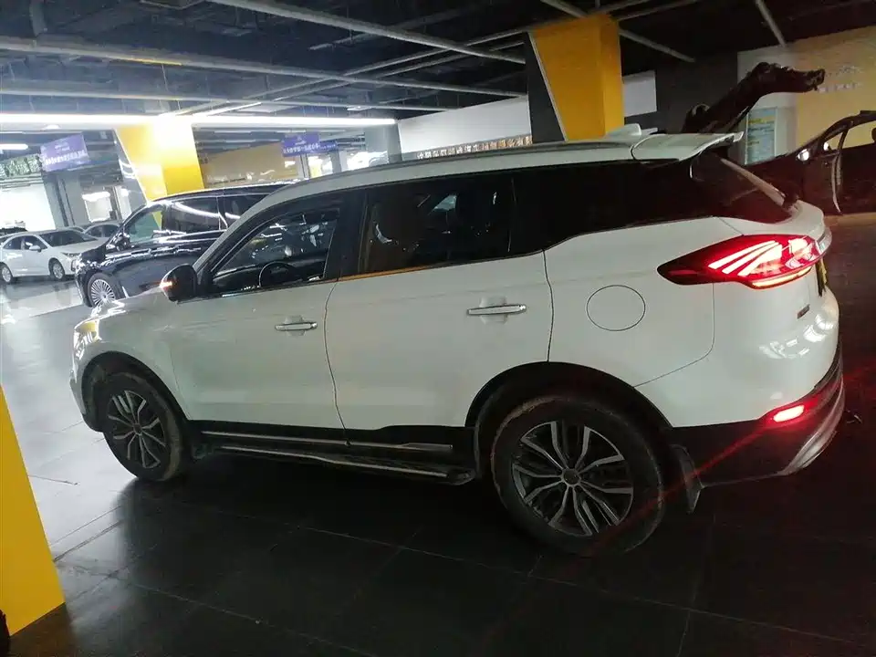 Geely Atlas