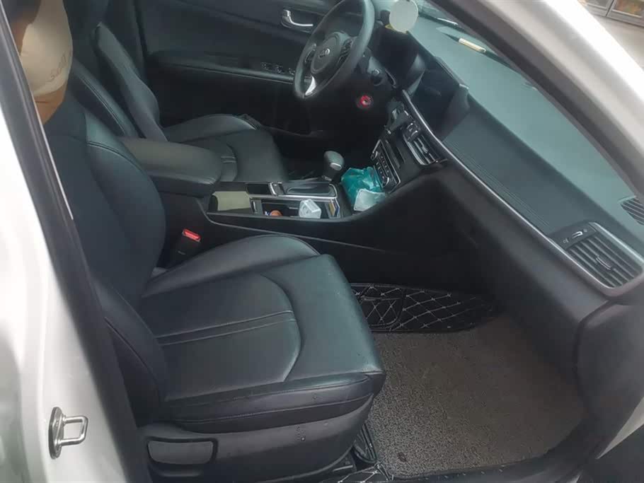 Kia K5 Kia K5