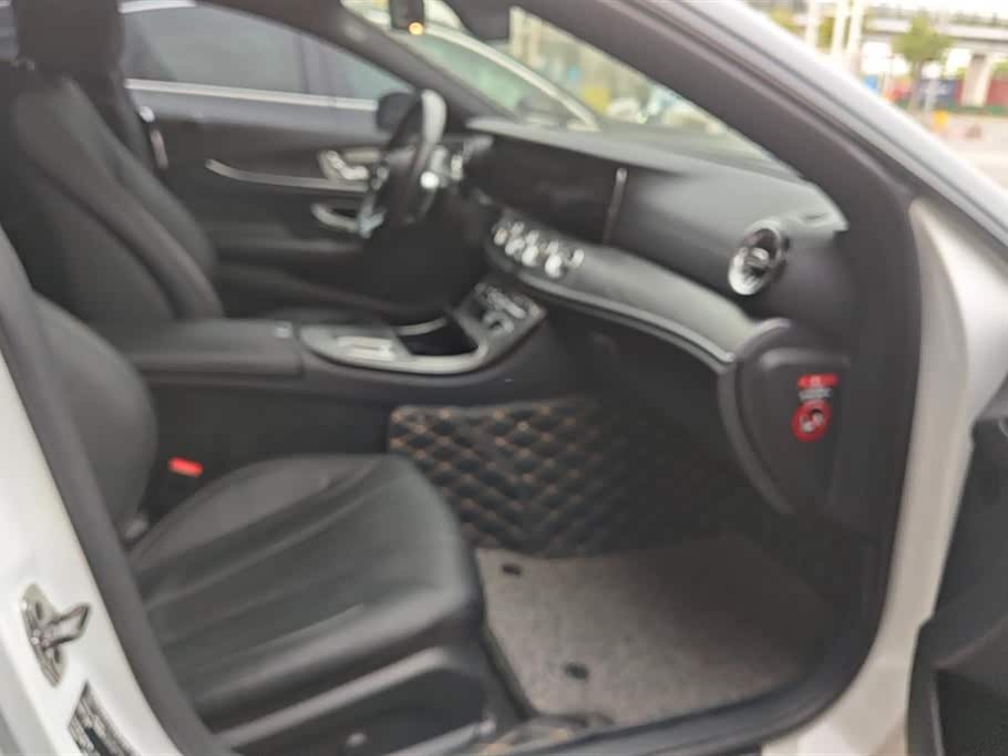 Mercedes-Benz CLS Mercedes-Benz CLS