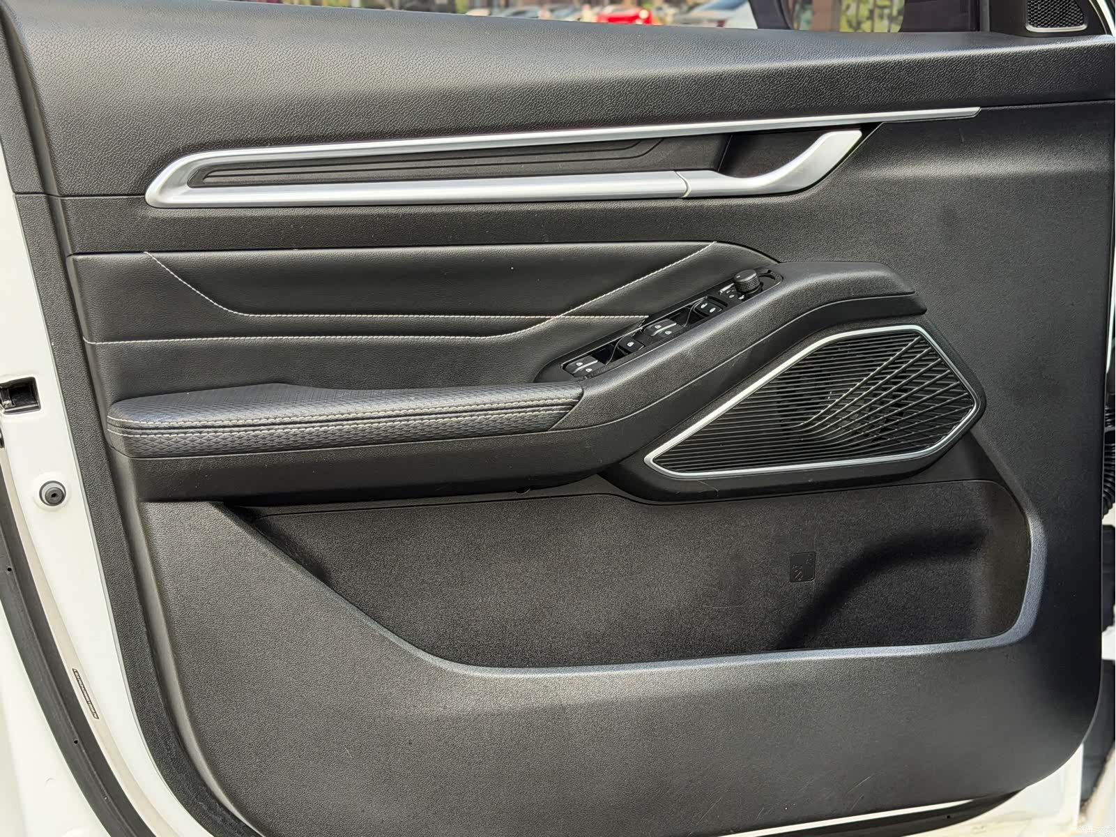 Geely Emgrand, 2022 9