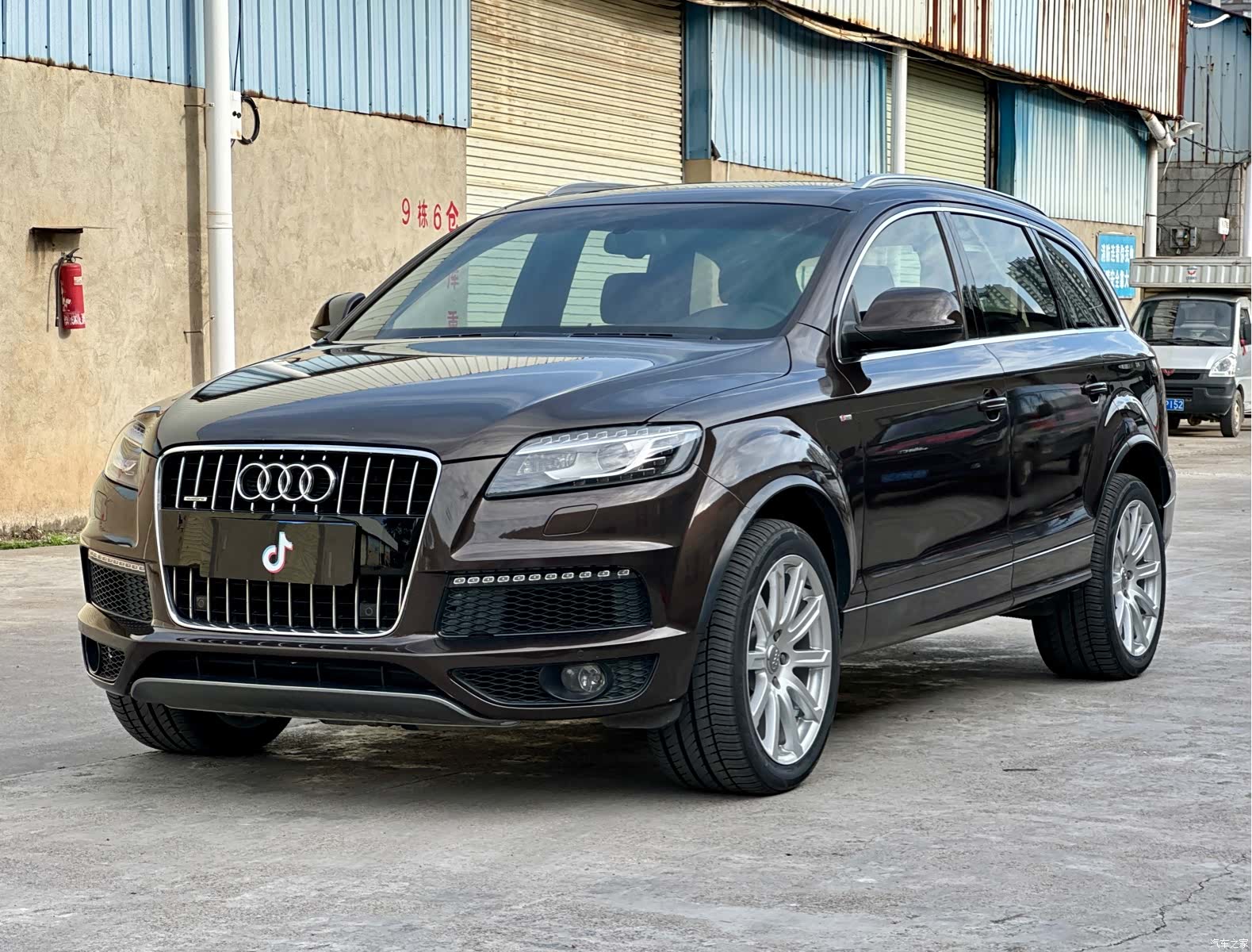 Audi Q7, 2011 1
