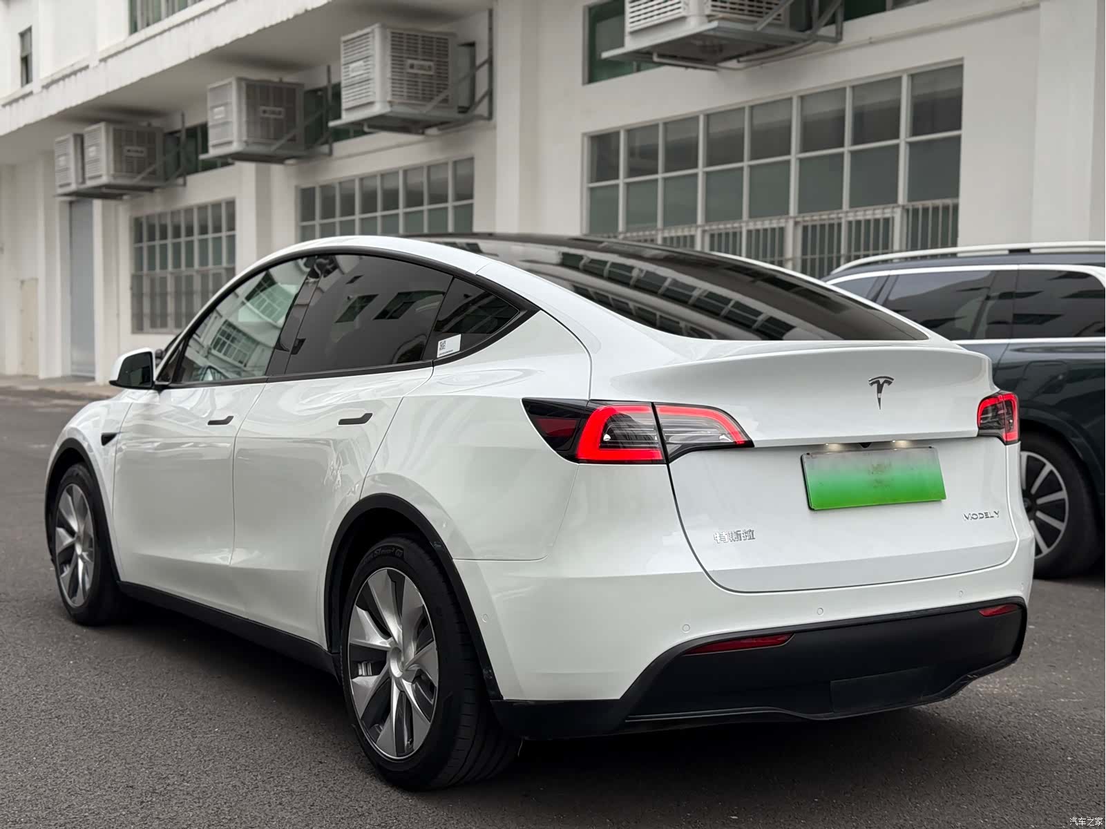 Tesla Model Y, 2021 4