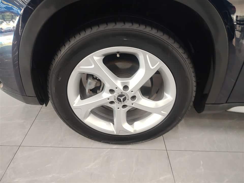 Mercedes-Benz GLA Mercedes-Benz GLA