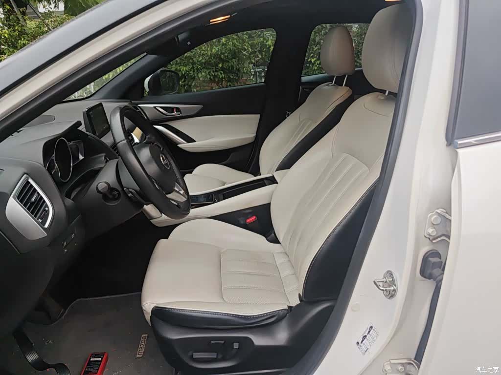 Mazda CX-4, 2016 11