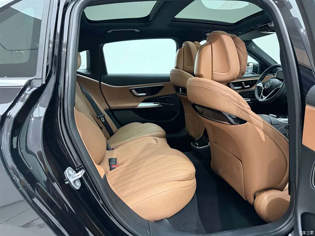 Mercedes-Benz E-Class, 2024 20