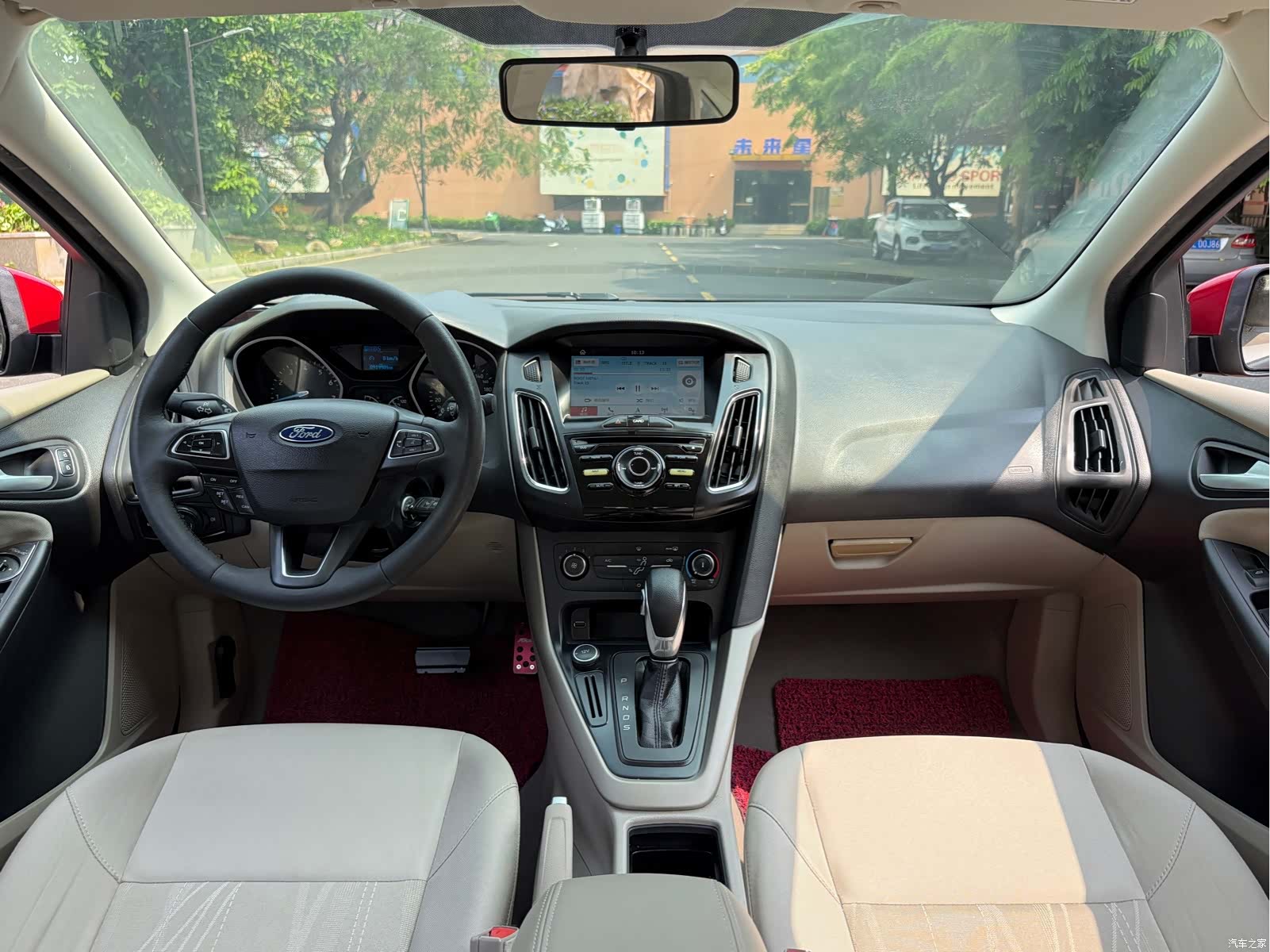 Ford Focus, 2017 11