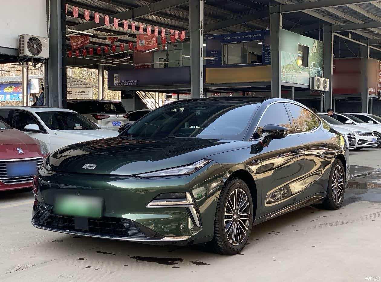 Geely 8, 2025 1