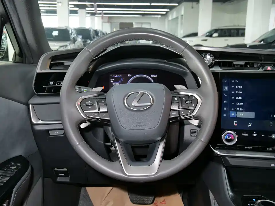Lexus RZ