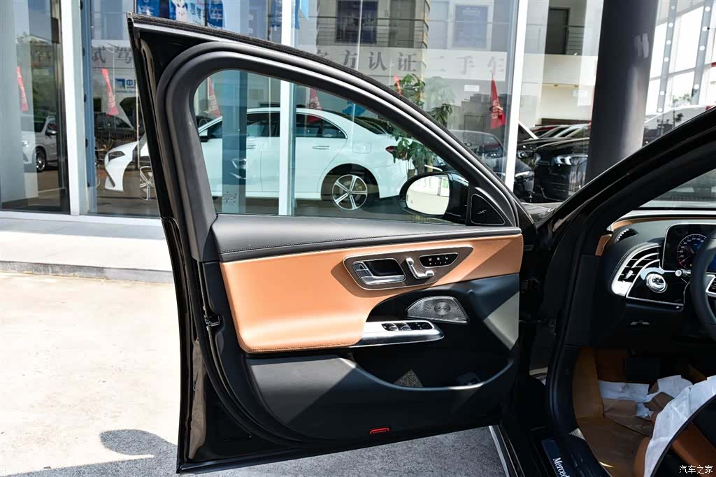 Mercedes-Benz E-Class, 2026 8