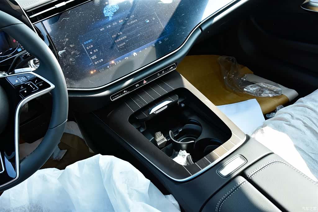 Mercedes-Benz E-Class, 2026 12