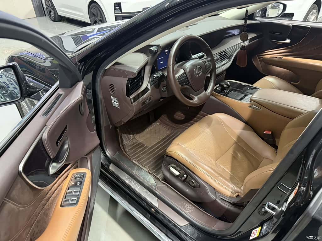 Lexus LS, 2018 все фото