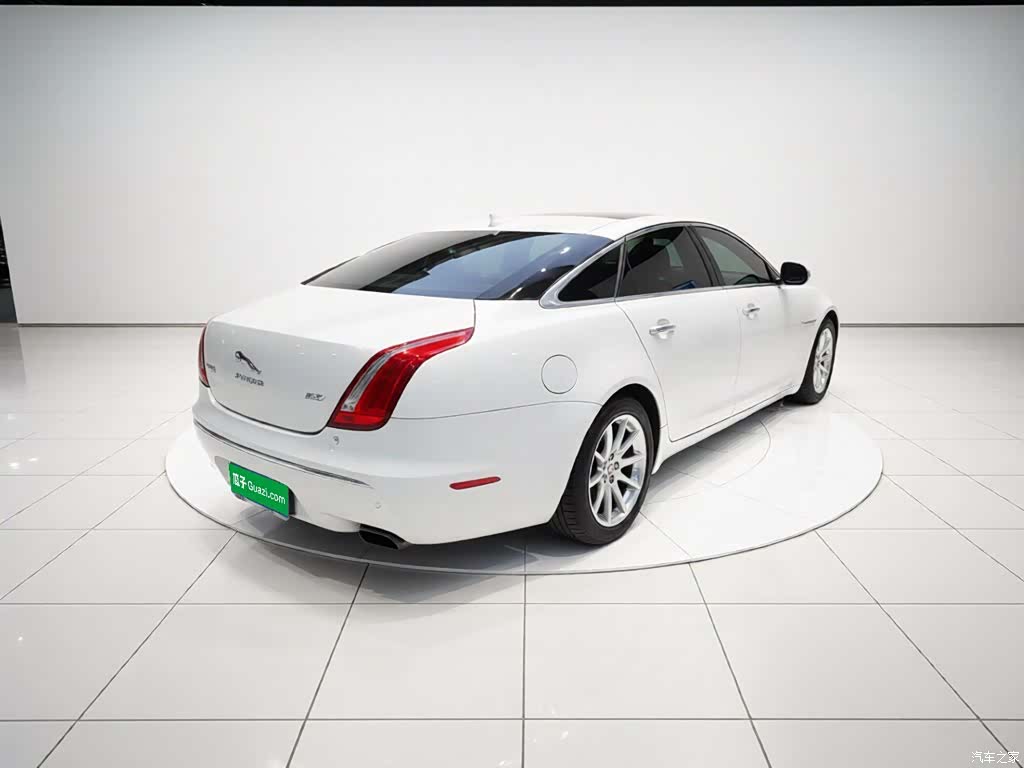 Jaguar XJ, 2016 7