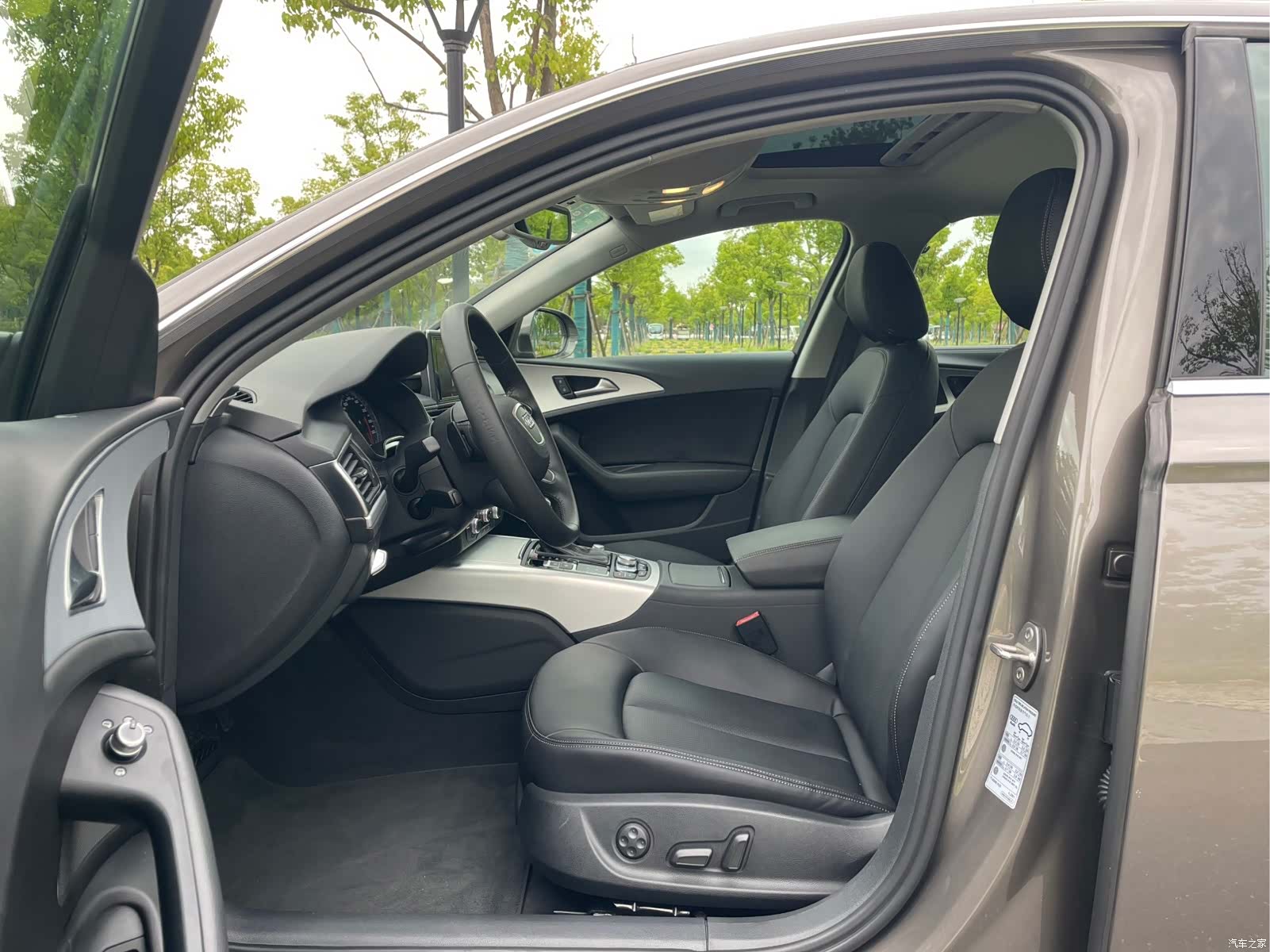 Audi A6L, 2015 все фото