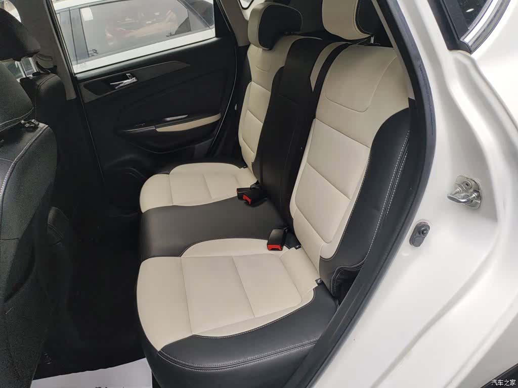 Changan CS35, 2018 17