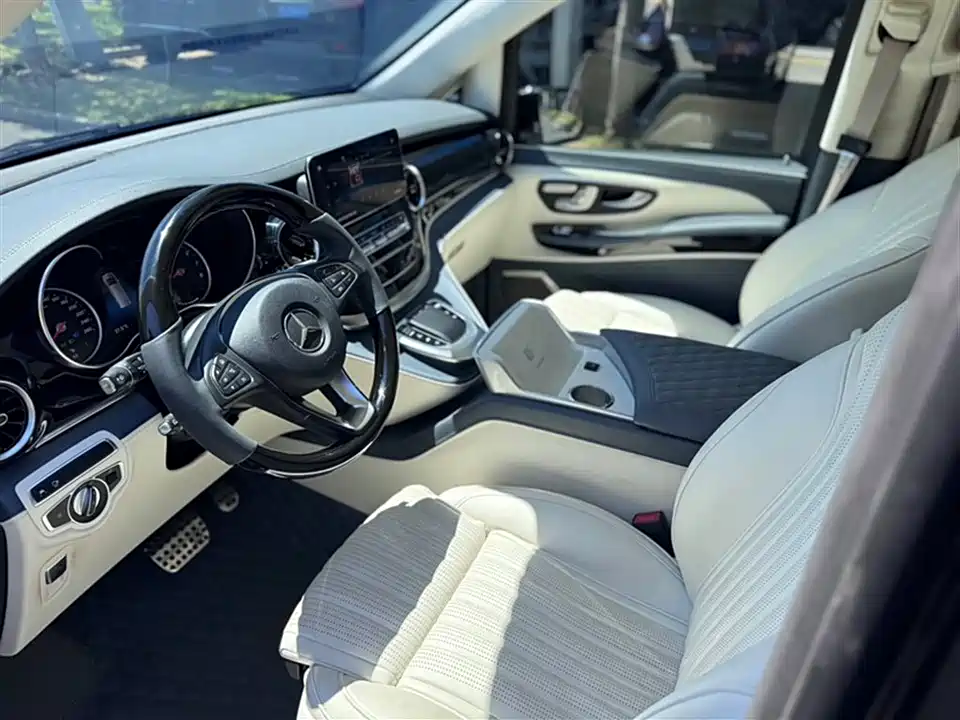 Mercedes-Benz V-class