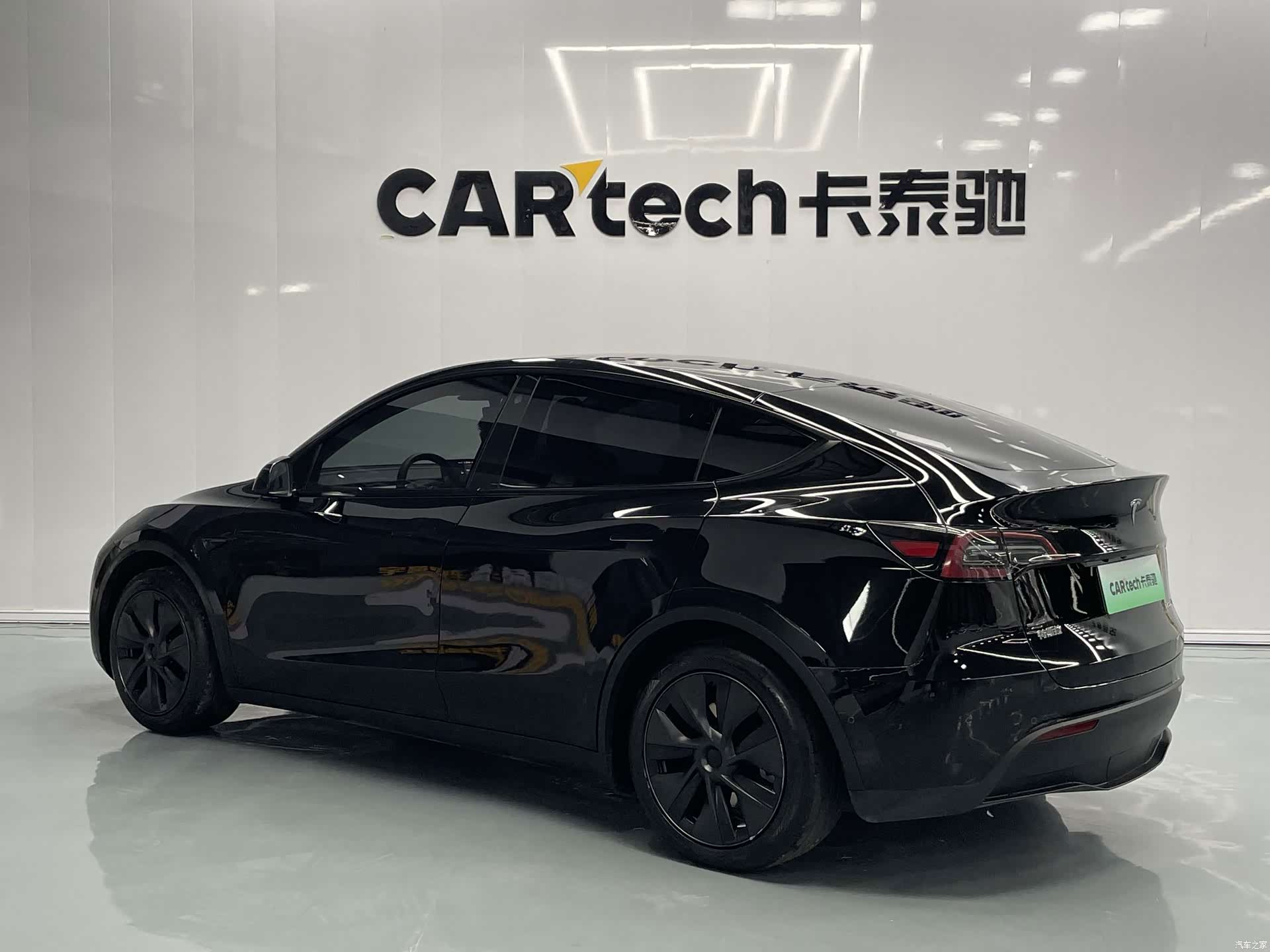 Tesla Model Y, 2023 19