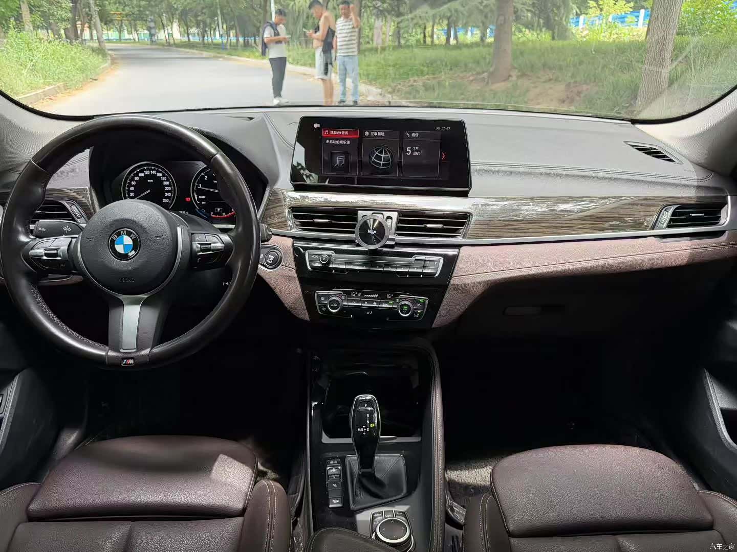 BMW X1, 2021 все фото