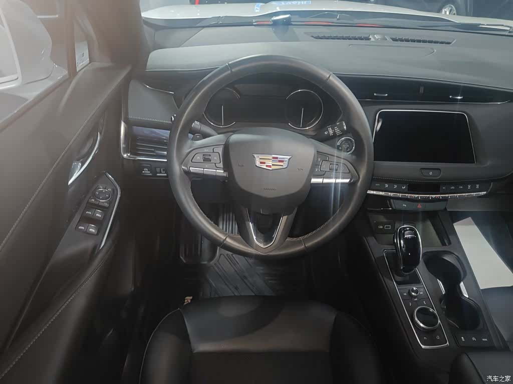 Cadillac XT4, 2023 7
