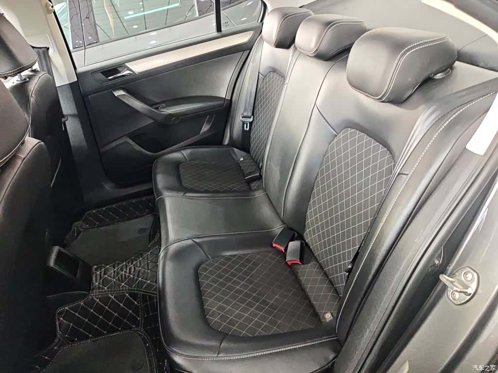 Skoda Rapid, 2018 13