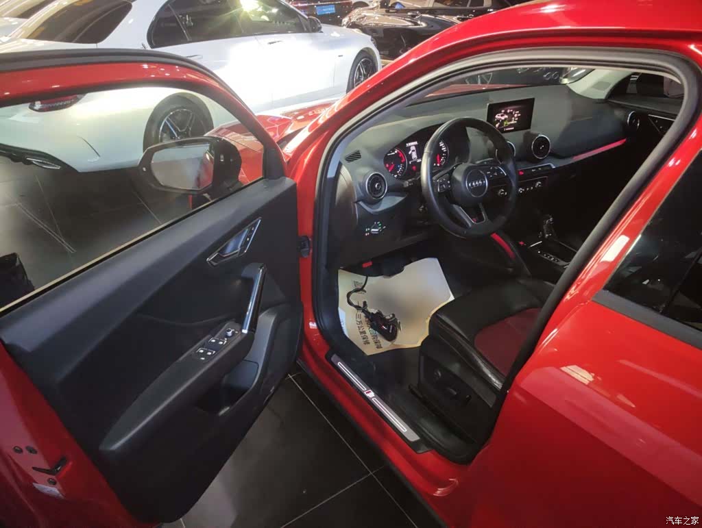 Audi Q2L, 2018 16