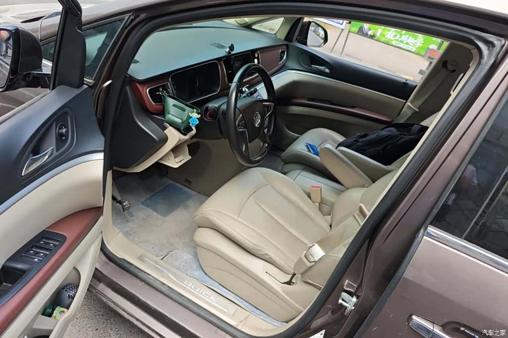 Buick GL8, 2017 9