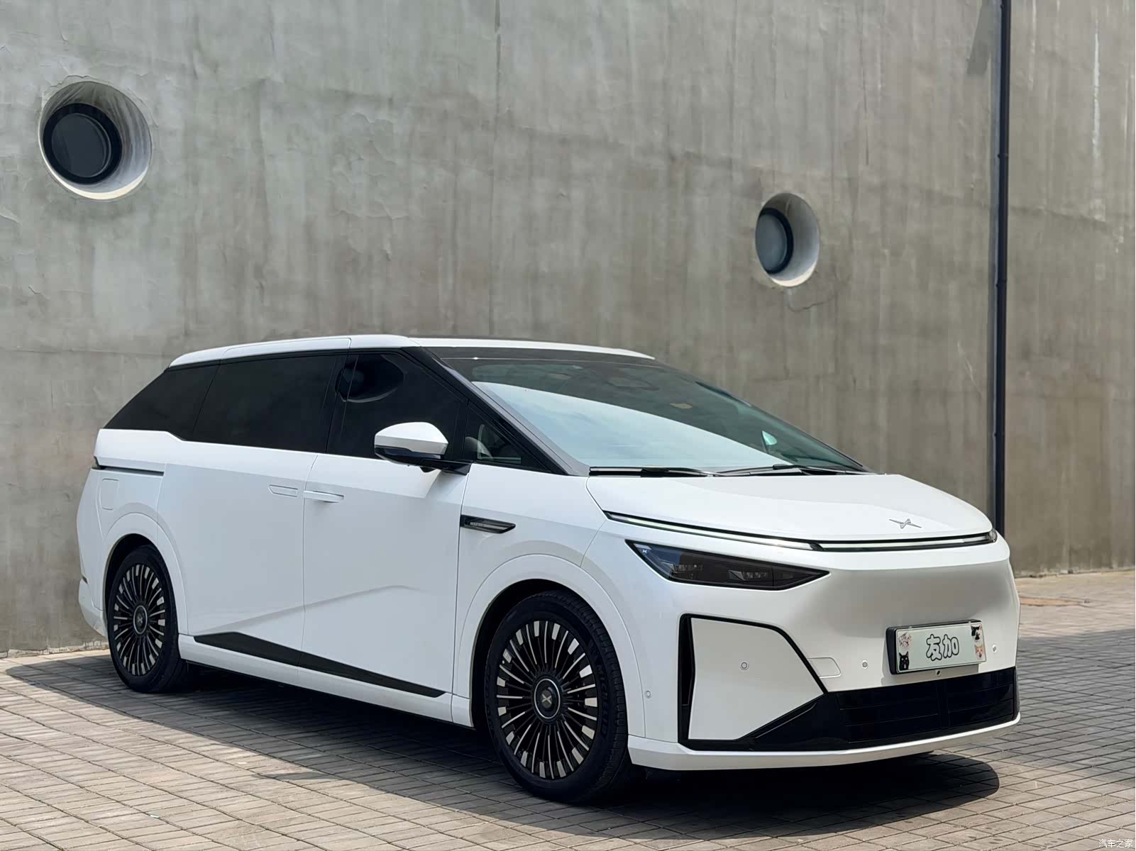 Xpeng X9, 2025 3
