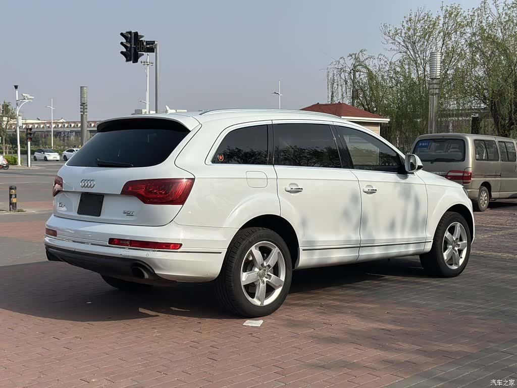 Audi Q7, 2014 4
