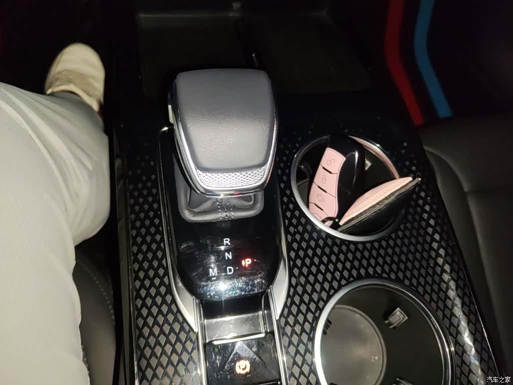 Hongqi HS3, 2025 14