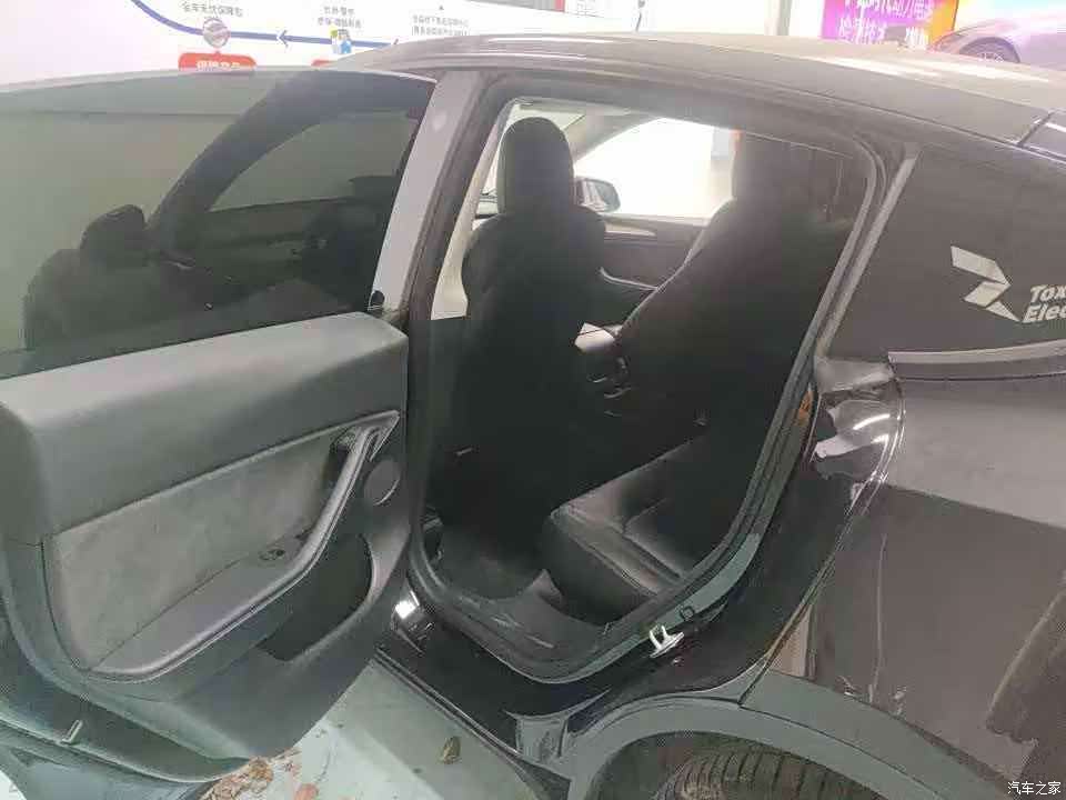 Tesla Model Y, 2022 4