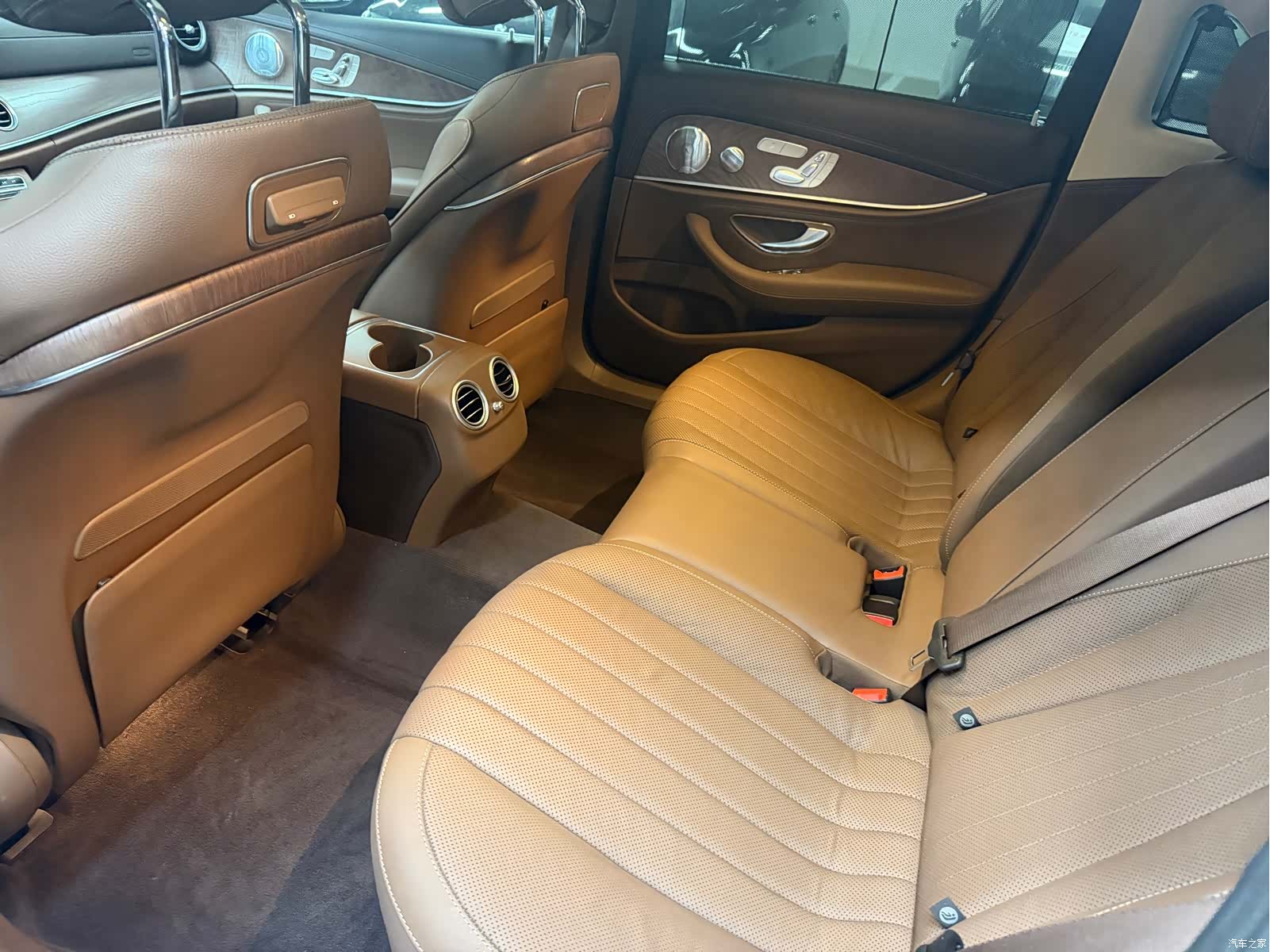 Mercedes-Benz E-Class, 2020 10